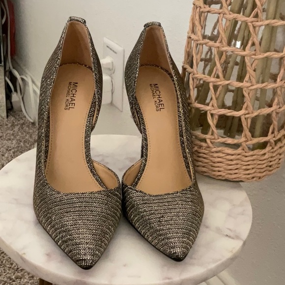 Michael Kors Black and Silver Textured Heels - Picture 1 of 5